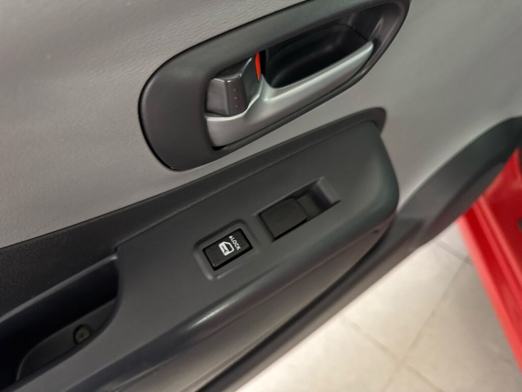 Suzuki Alto 2009 Punainen