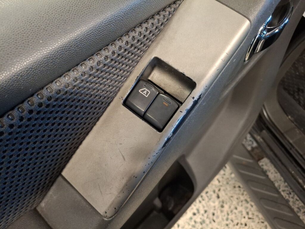 Nissan Navara 2008 Musta