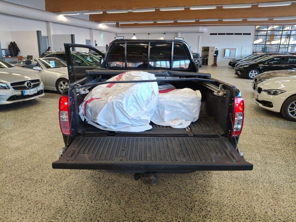 Nissan Navara 2008 Musta