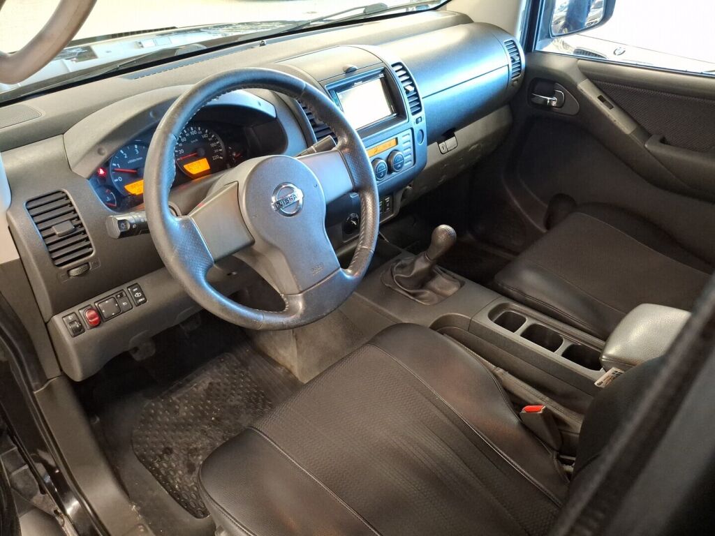Nissan Navara 2008 Musta