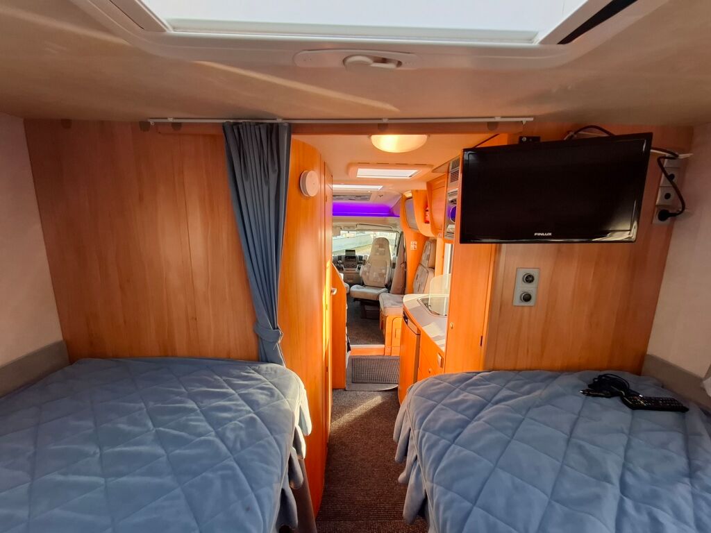 Adria CORAL PLUS 660 SL 2007 Valkoinen