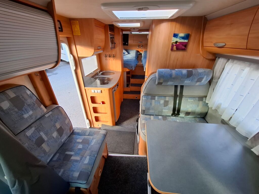 Adria CORAL PLUS 660 SL 2007 Valkoinen