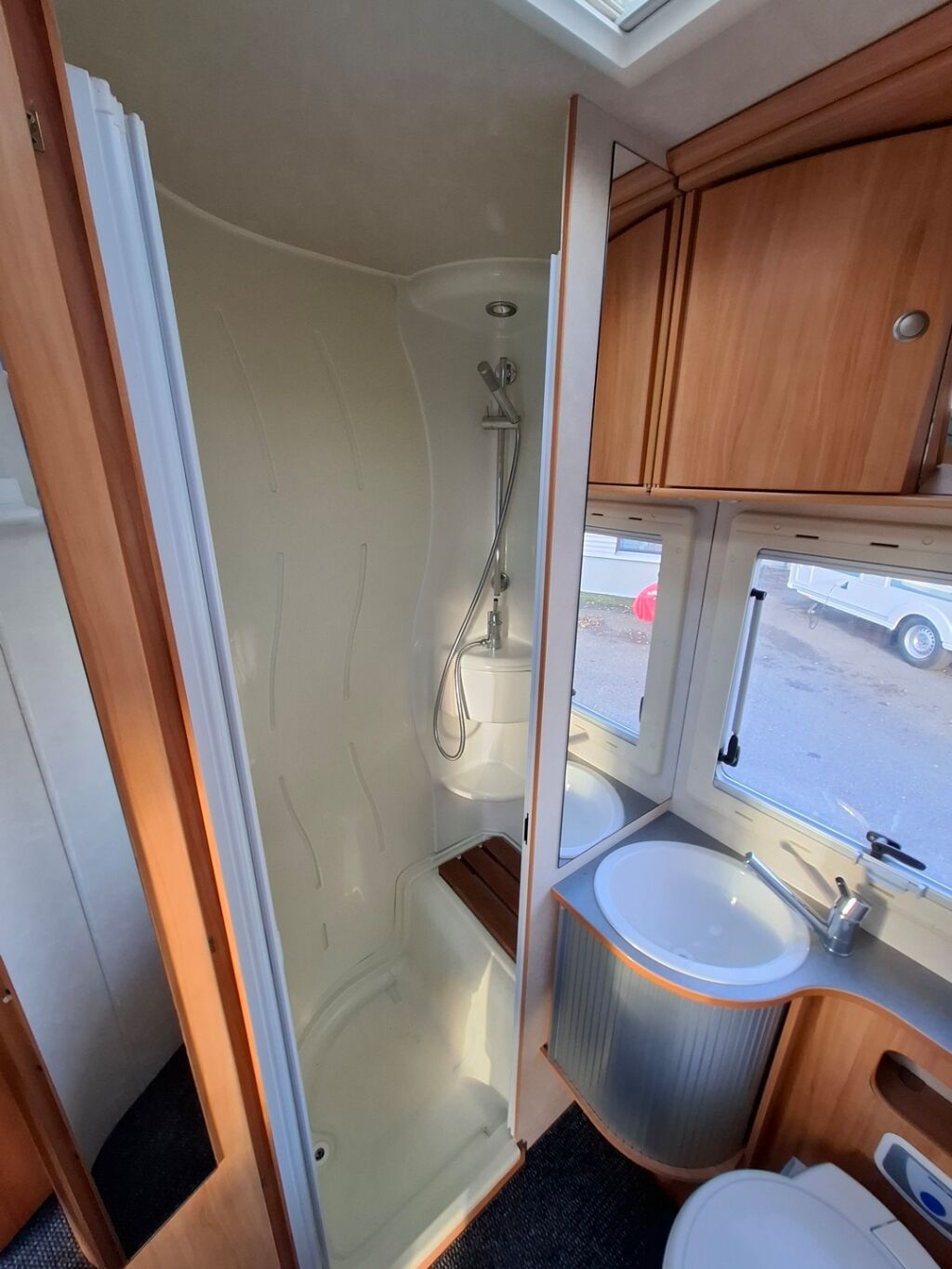 Adria CORAL PLUS 660 SL 2007 Valkoinen