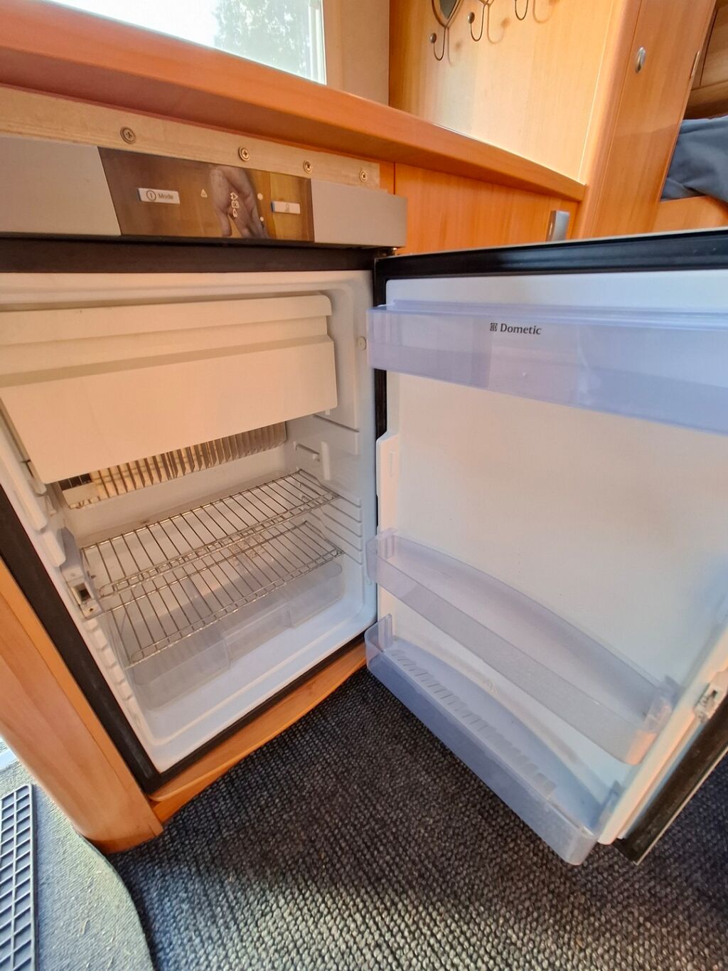 Adria CORAL PLUS 660 SL 2007 Valkoinen