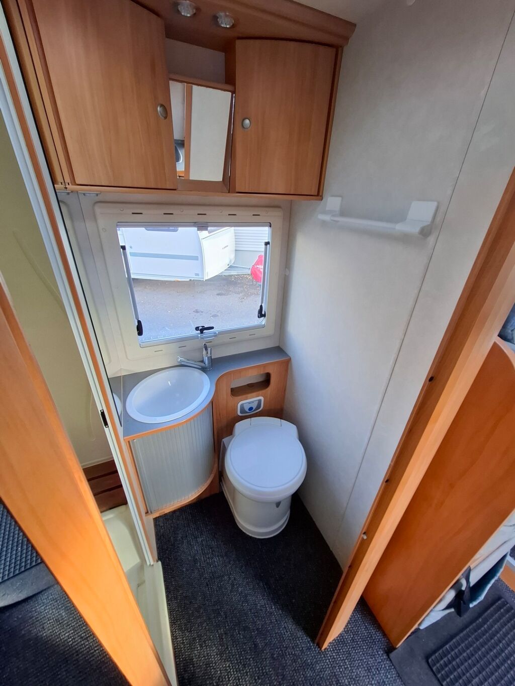 Adria CORAL PLUS 660 SL 2007 Valkoinen