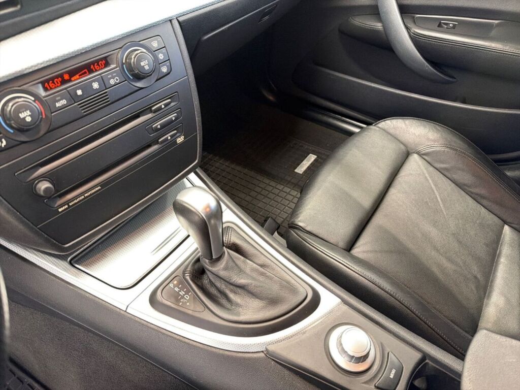 BMW 130 2007 Musta