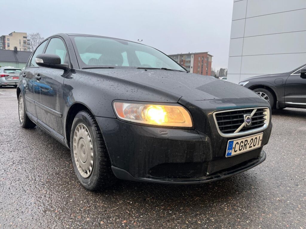 Volvo S40 2007 Musta