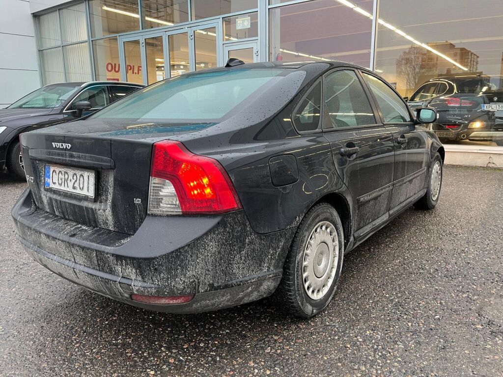 Volvo S40 2007 Musta