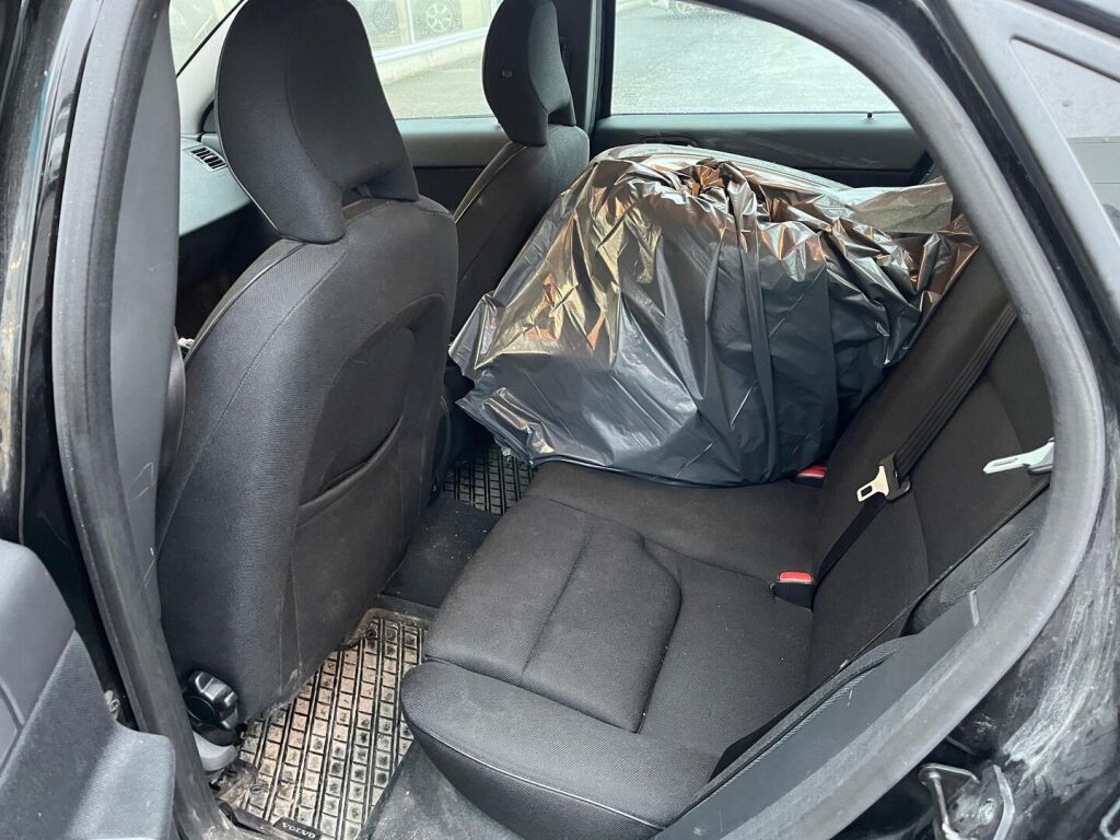 Volvo S40 2007 Musta