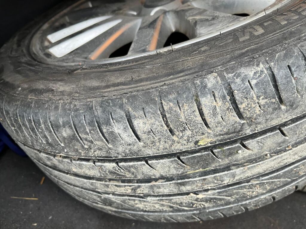 Volvo S40 2007 Musta