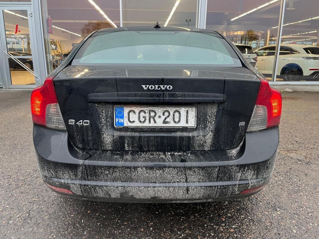 Volvo S40 2007 Musta