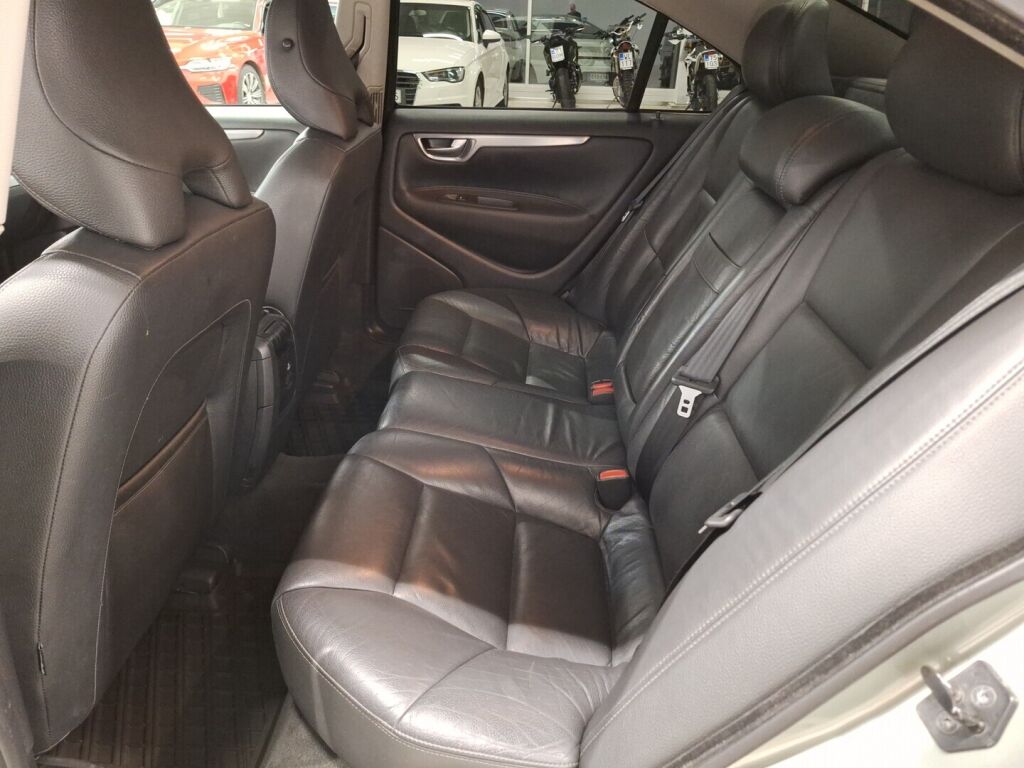 Volvo S60 2008 Vihreä