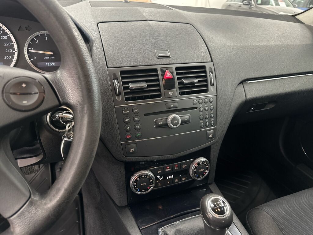 Mercedes-Benz C 2007 Musta