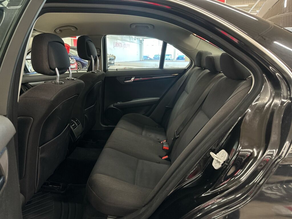 Mercedes-Benz C 2007 Musta