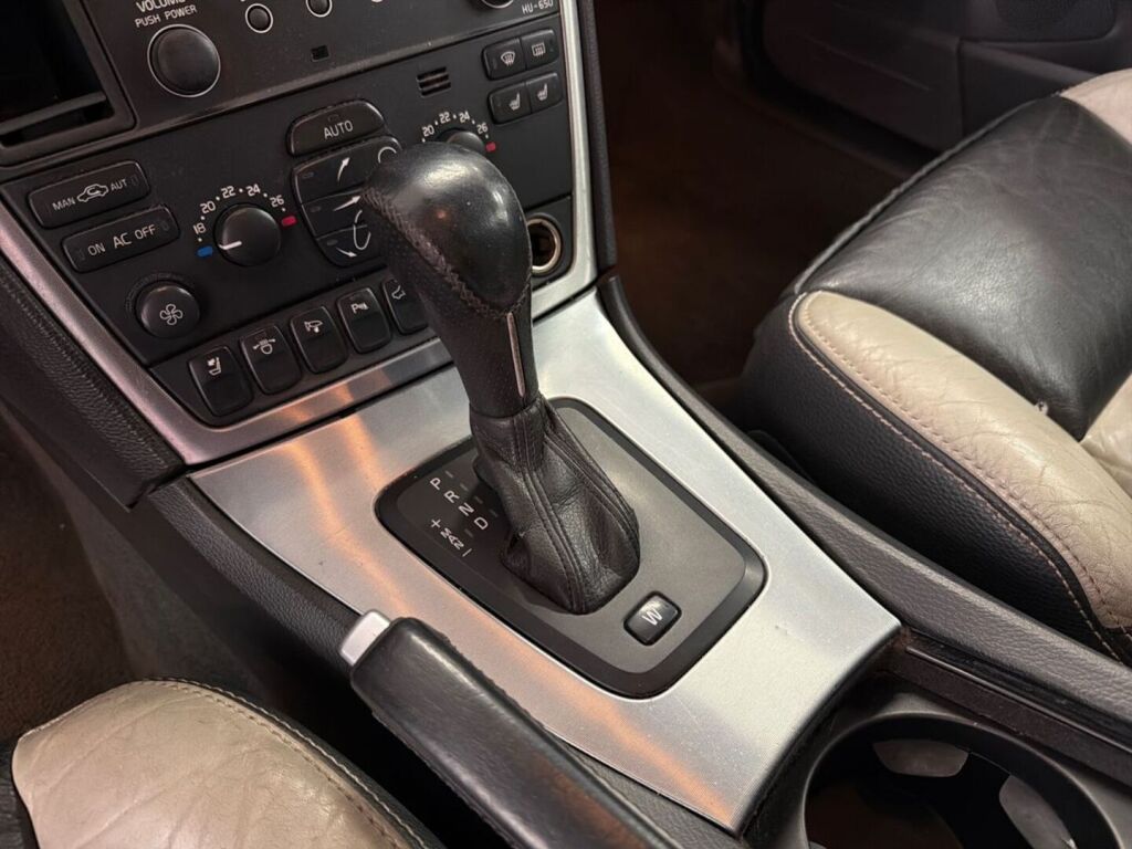 Volvo S60 2008 Musta