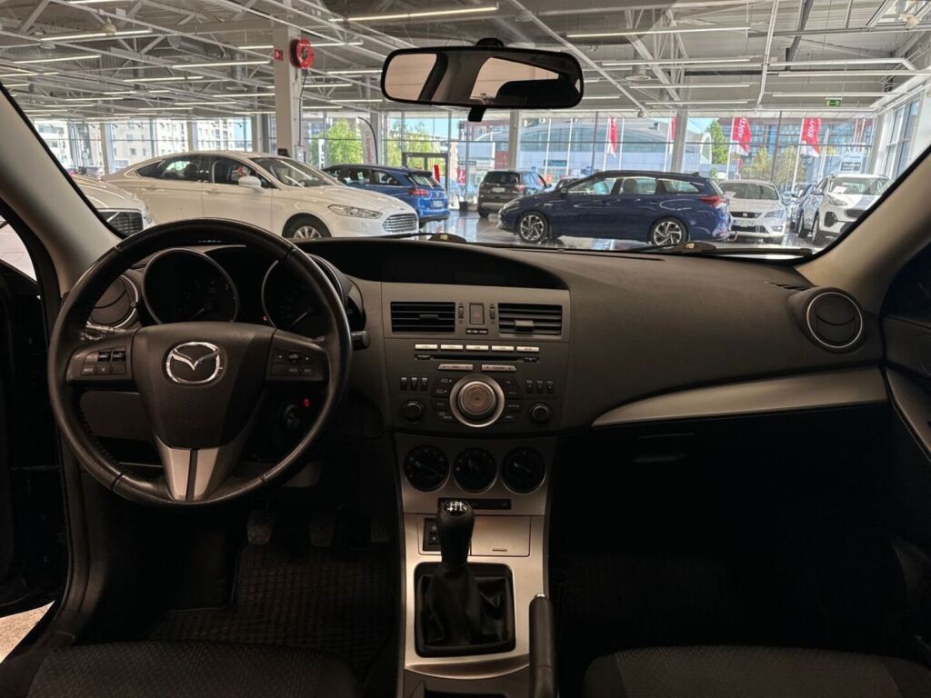 Mazda Mazda3 2010 Musta