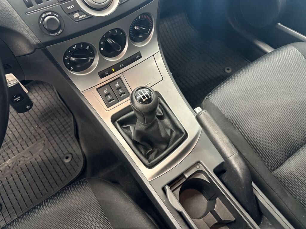 Mazda Mazda3 2010 Musta