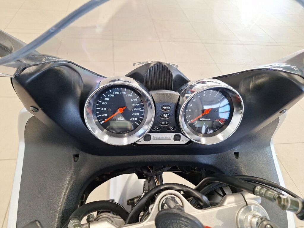 Suzuki GSF 2003 Harmaa
