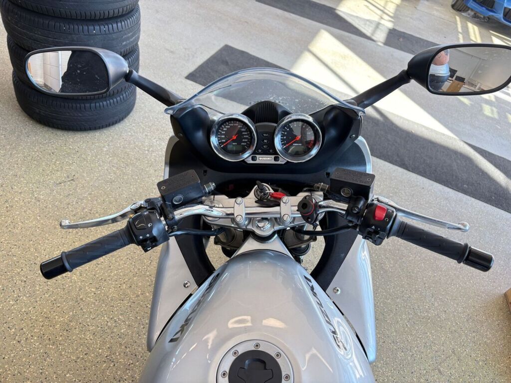 Suzuki GSF 2003 Harmaa