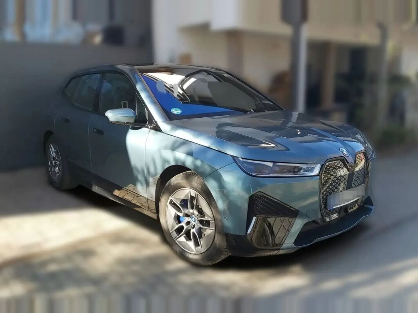 BMW iX