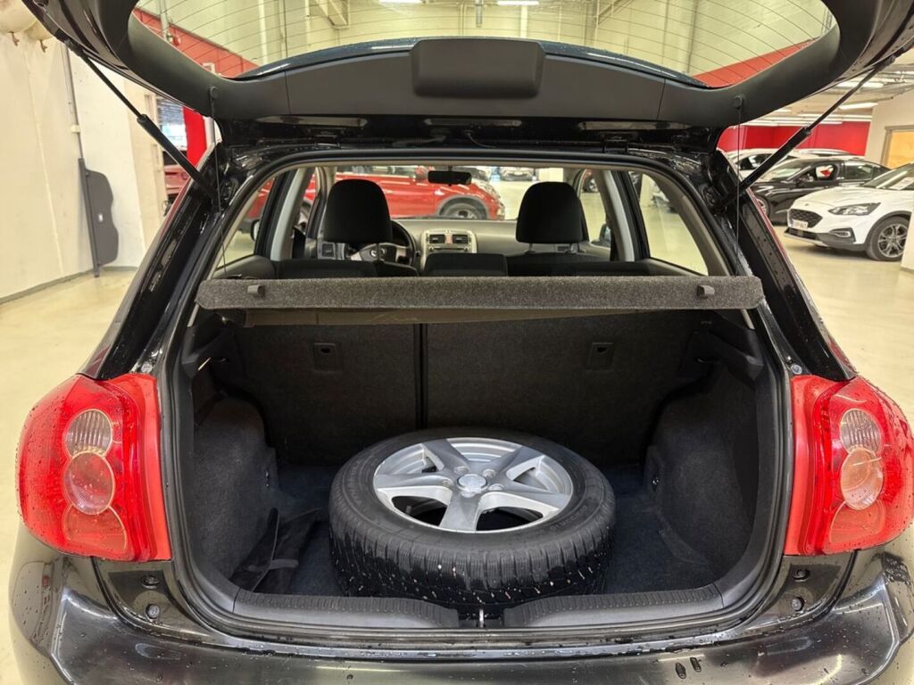 Toyota Auris 2009 Musta