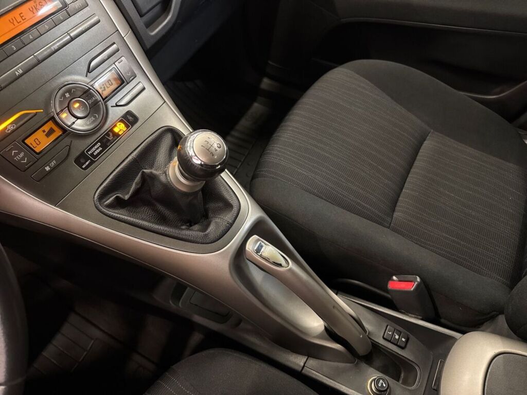 Toyota Auris 2009 Musta