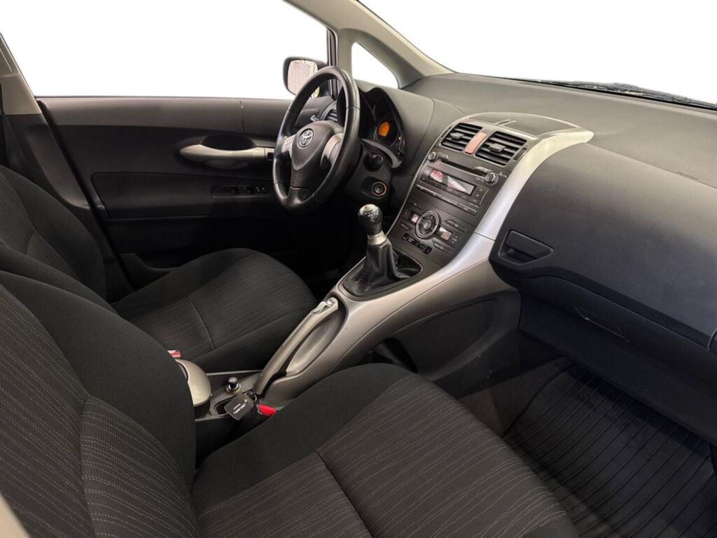 Toyota Auris 2009 Musta
