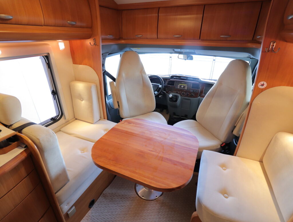 Hobby T 600 FC 2009 Valkoinen