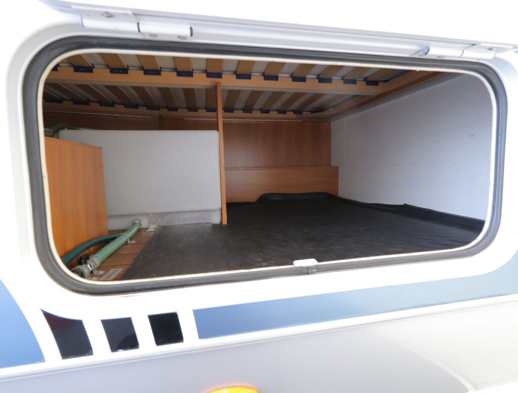 Hobby T 600 FC 2009 Valkoinen