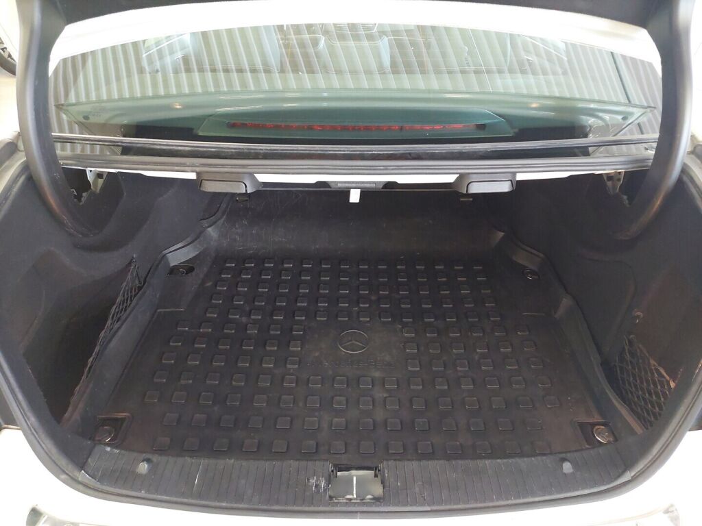 Mercedes-Benz E 2009 Valkoinen