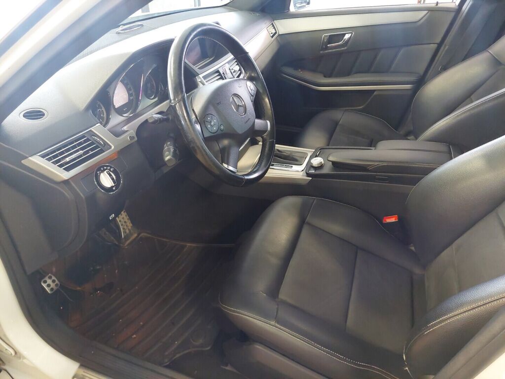 Mercedes-Benz E 2009 Valkoinen