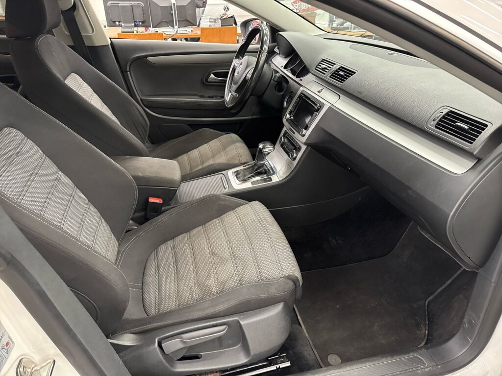 Volkswagen Passat CC 2009 Valkoinen
