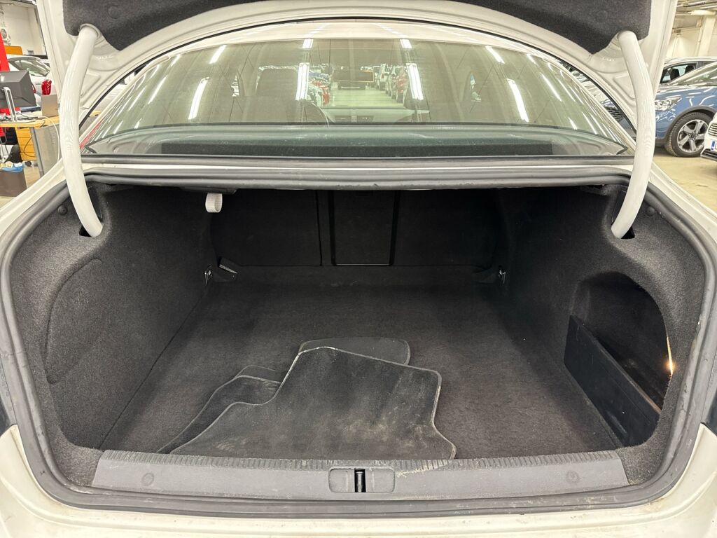 Volkswagen Passat CC 2009 Valkoinen