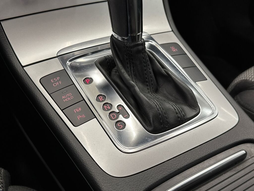 Volkswagen Passat CC 2009 Valkoinen