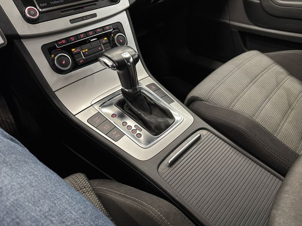 Volkswagen Passat CC 2009 Valkoinen