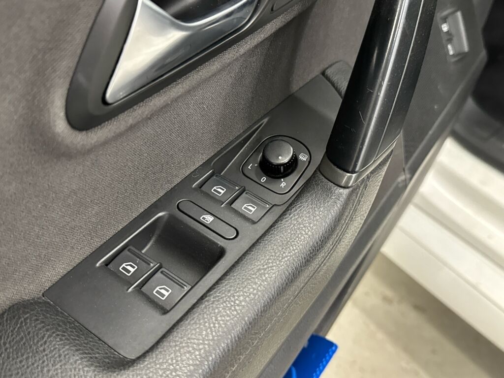 Volkswagen Passat CC 2009 Valkoinen