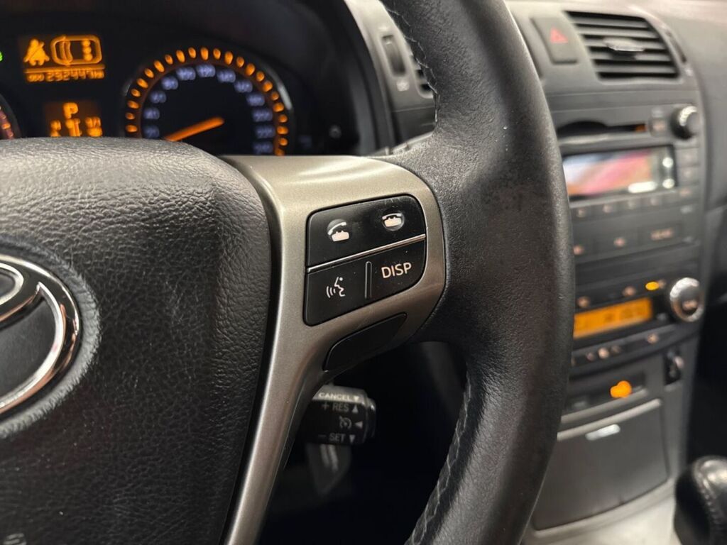 Toyota Avensis 2010 Musta