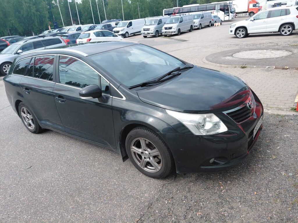 Toyota Avensis 2010 Musta