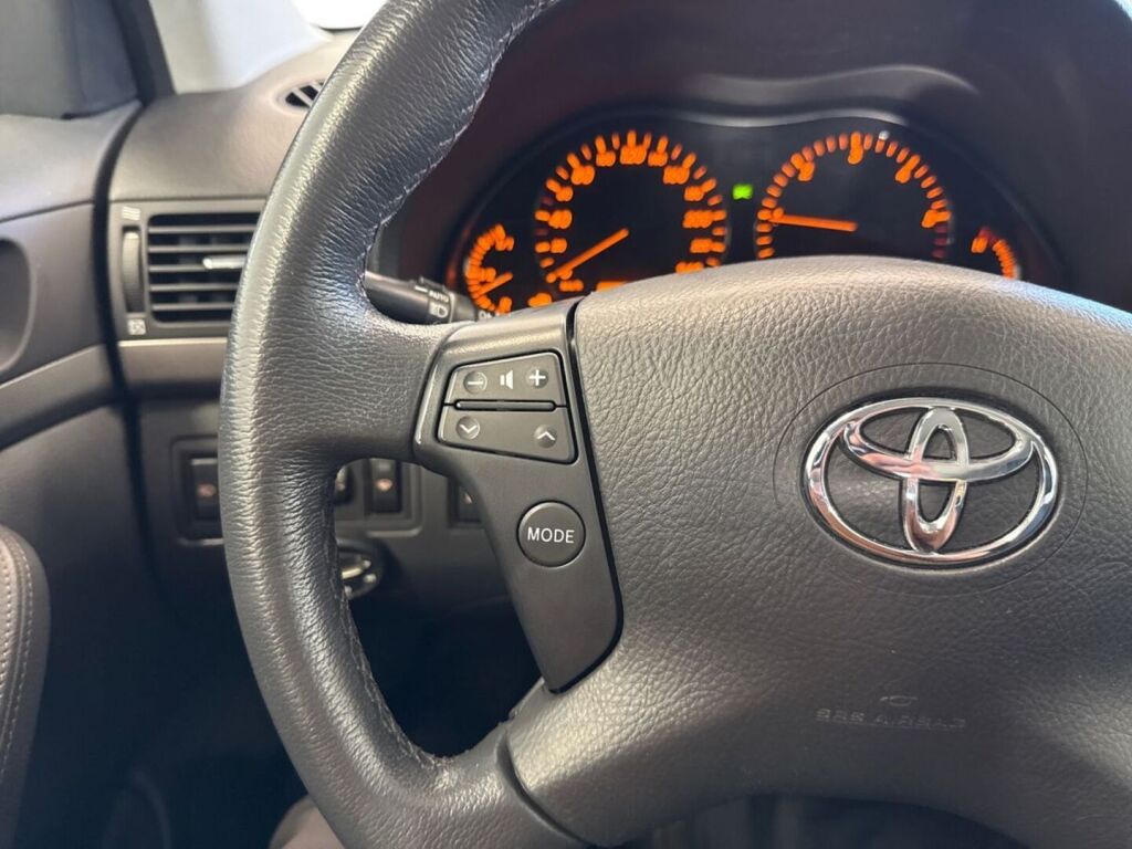 Toyota Avensis 2009 Hopea