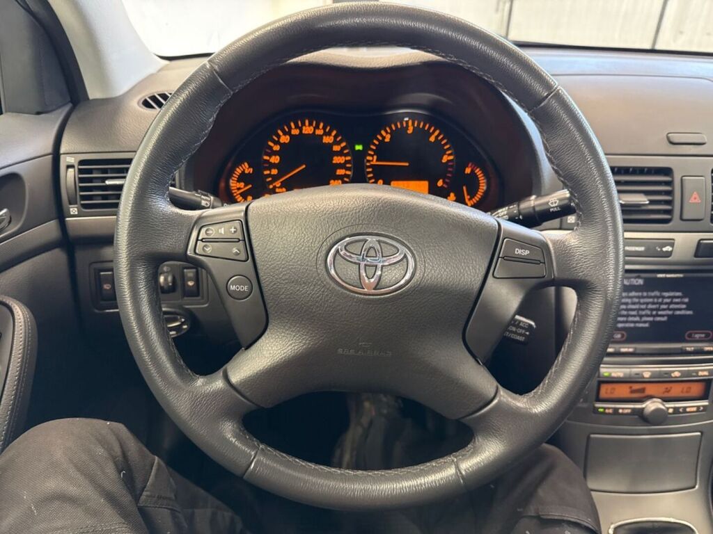 Toyota Avensis 2009 Hopea