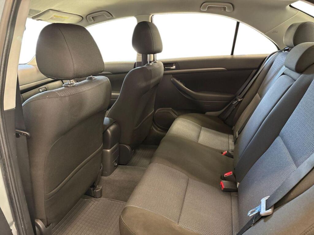 Toyota Avensis 2009 Hopea
