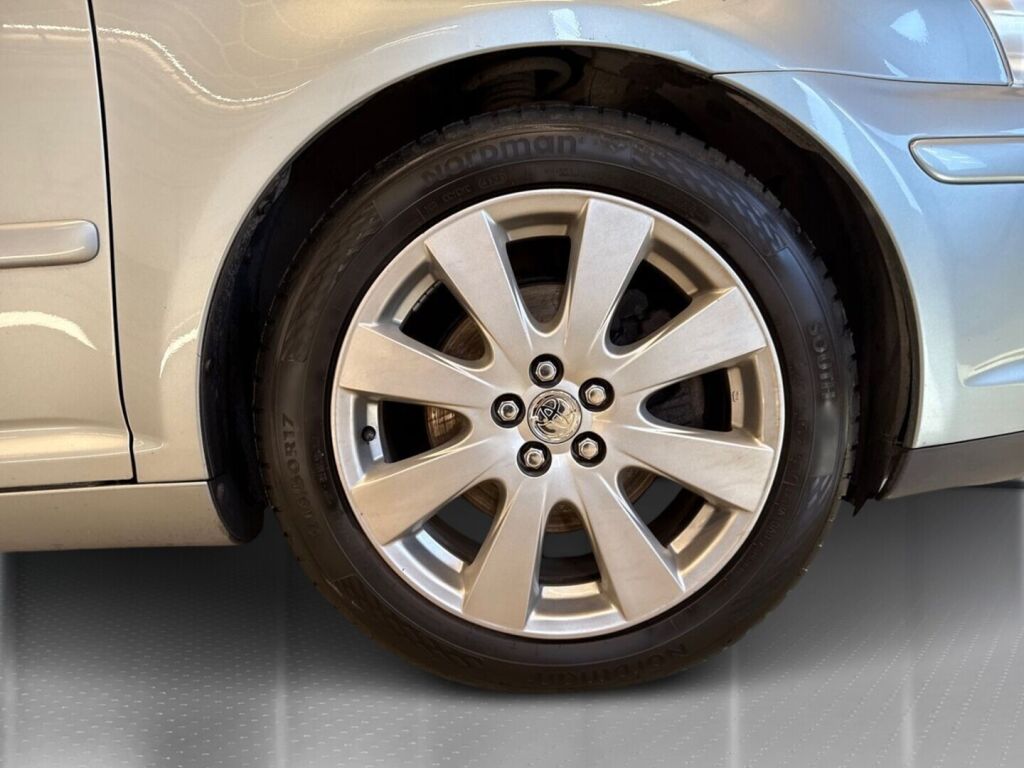 Toyota Avensis 2009 Hopea
