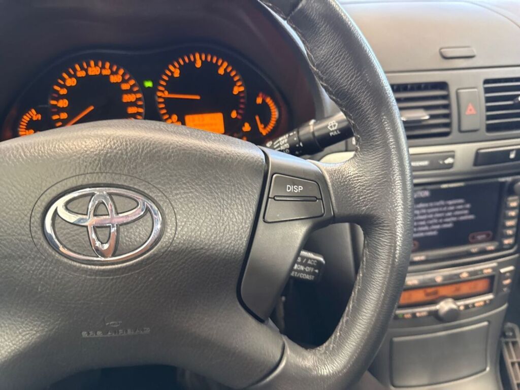 Toyota Avensis 2009 Hopea