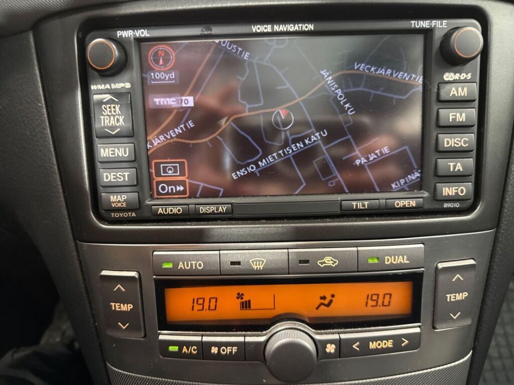Toyota Avensis 2009 Hopea