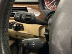 BMW 320 2009 Punainen