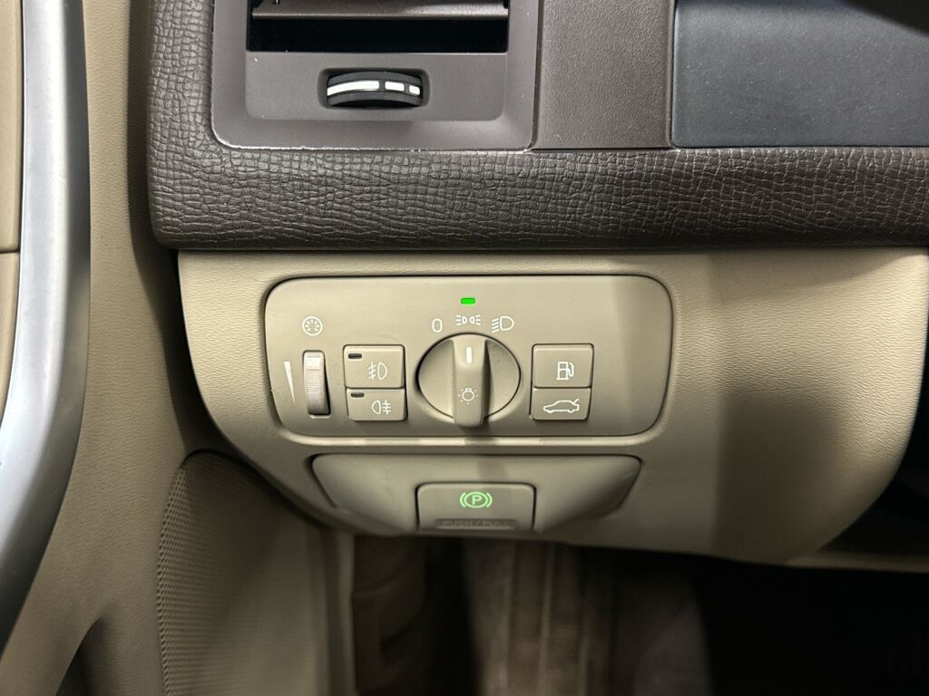 Volvo XC60 2009 Harmaa