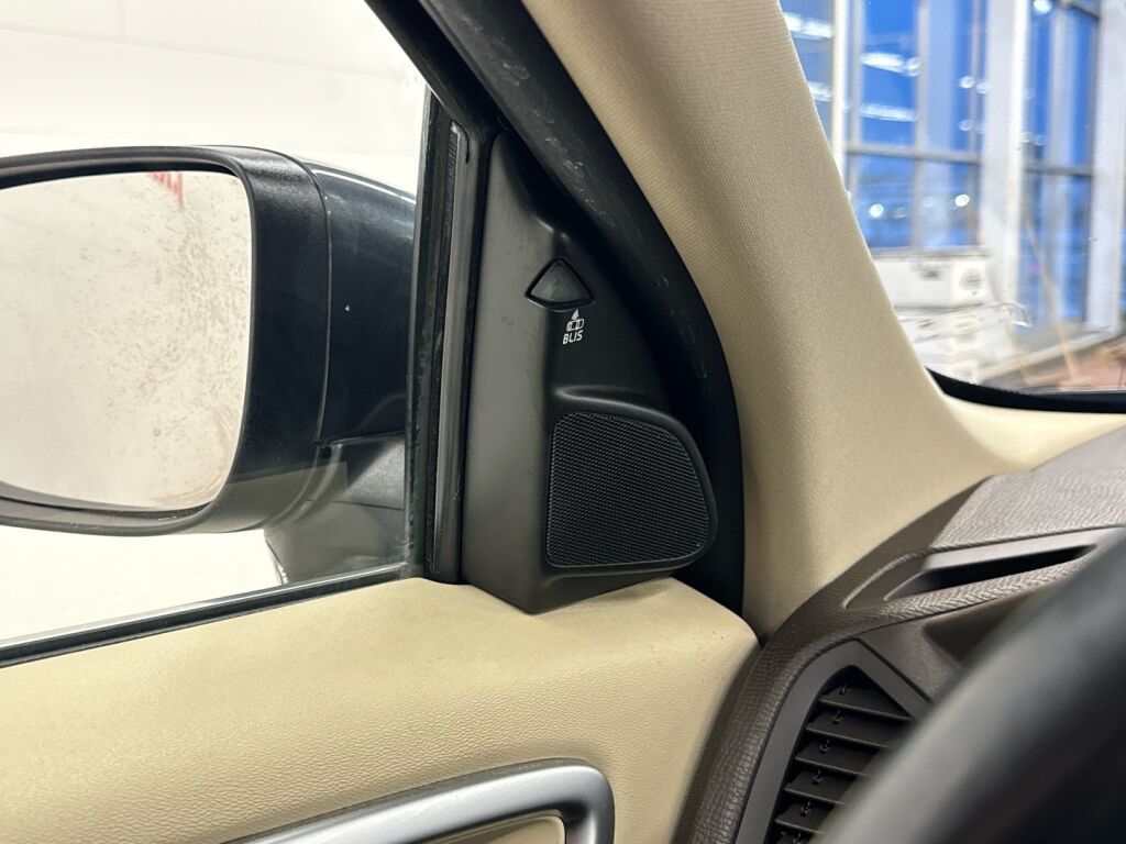 Volvo XC60 2009 Harmaa