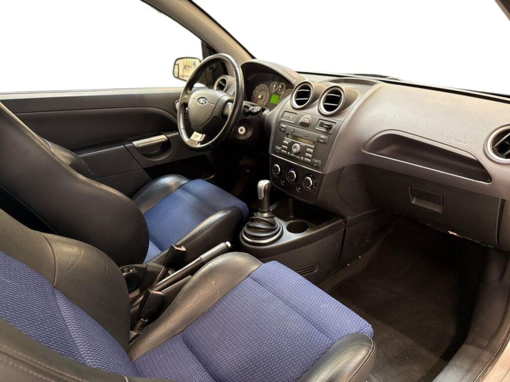Ford Fiesta 2006 Harmaa