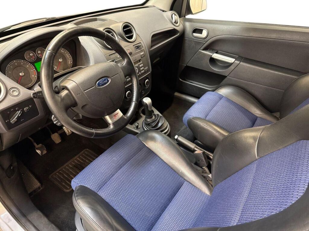 Ford Fiesta 2006 Harmaa