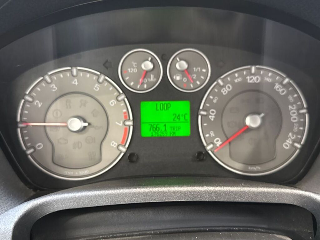 Ford Fiesta 2006 Harmaa